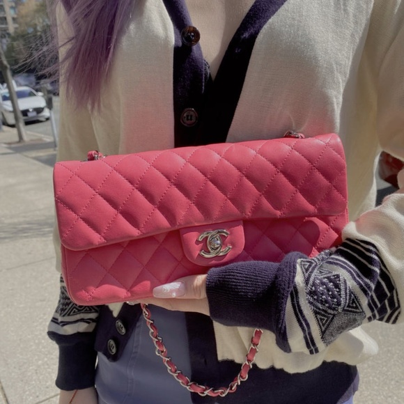 Chanel classic flap bag - Picture 1 of 16